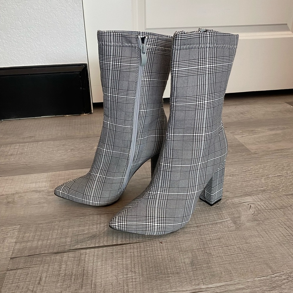 Plaid boots Size 39 (8.5)